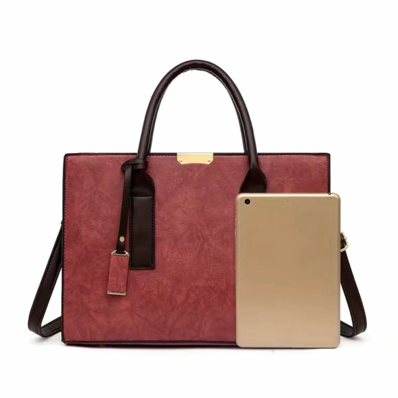 NIP Red 3 Piece Purse Set - Large Purse, Clutch, Credit Card Holder - Picture 2 of 10